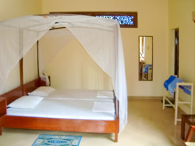 Tandem-Guesthouse-Hikkaduwa-Sri-Lanka